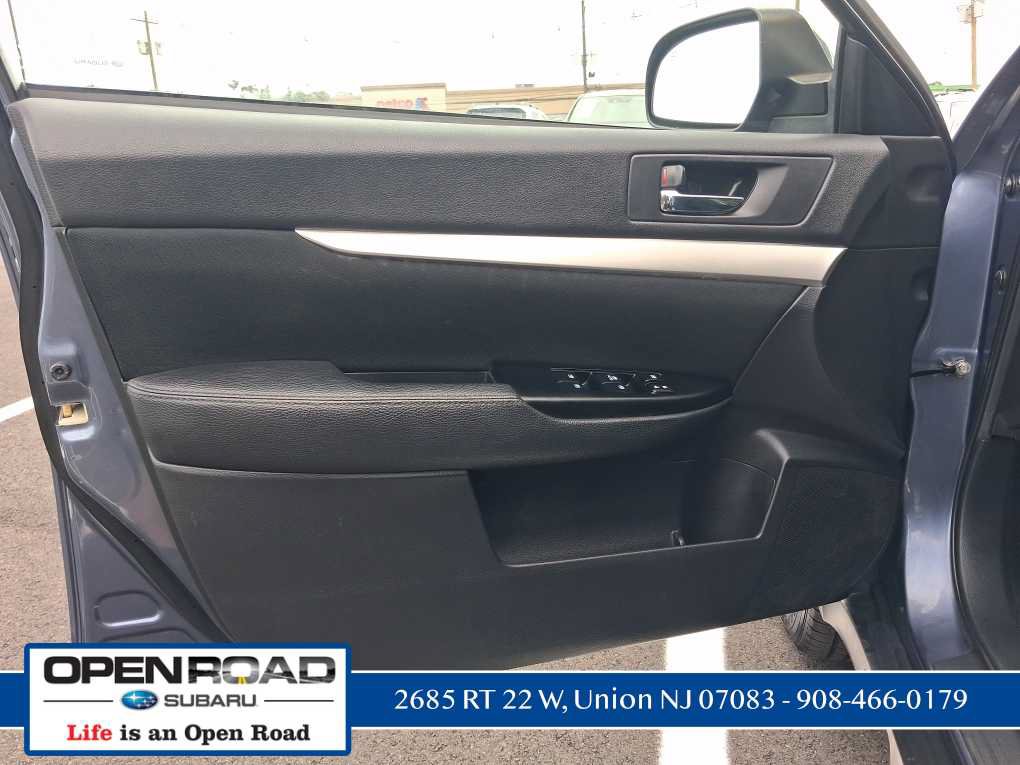 Used 2013 Subaru Outback 2.5i Premium w/ All-Weather Pkg AWD/4WD image 26