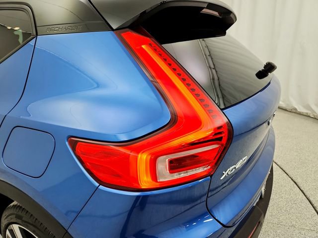 Used 2021 Volvo XC40 P8 Recharge w/ Advanced Package image 27