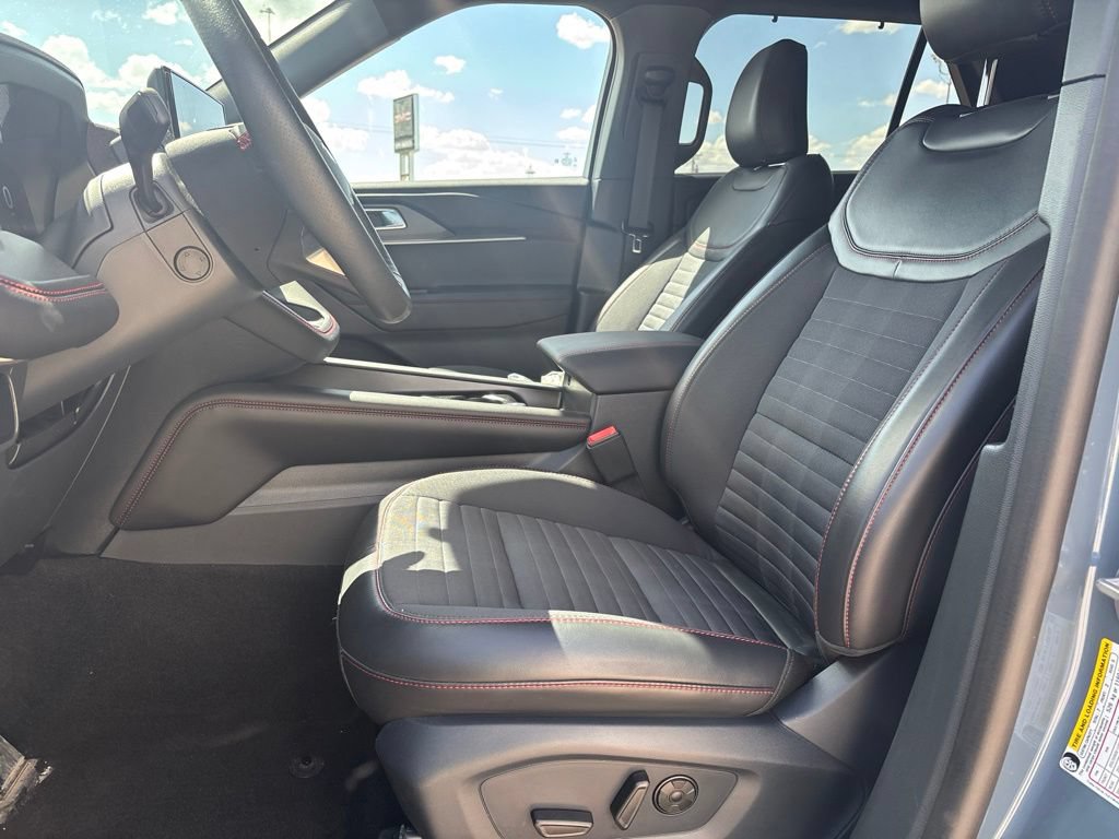 Used 2025 Ford Explorer ST-Line w/ Premium Package RWD image 9