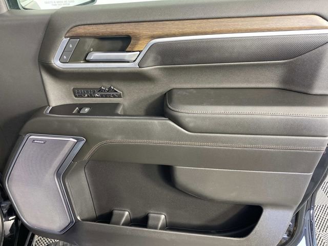 Used 2022 Chevrolet Silverado 1500 High Country w/ Technology Package AWD/4WD image 23
