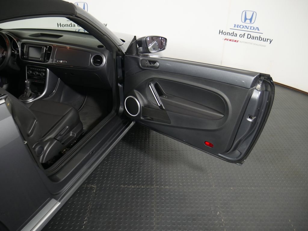 Used 2019 Volkswagen Beetle 2.0T SE image 7