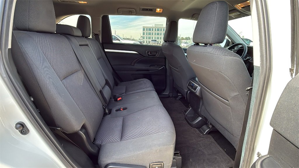 Used 2019 Toyota Highlander Plus image 30