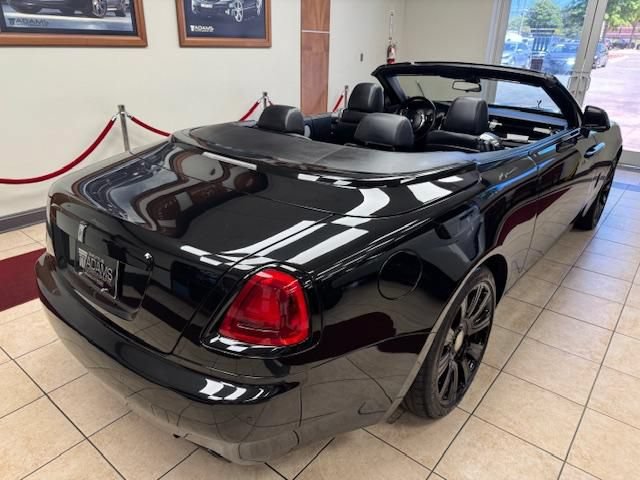 Used 2018 Rolls-Royce Dawn RWD image 13