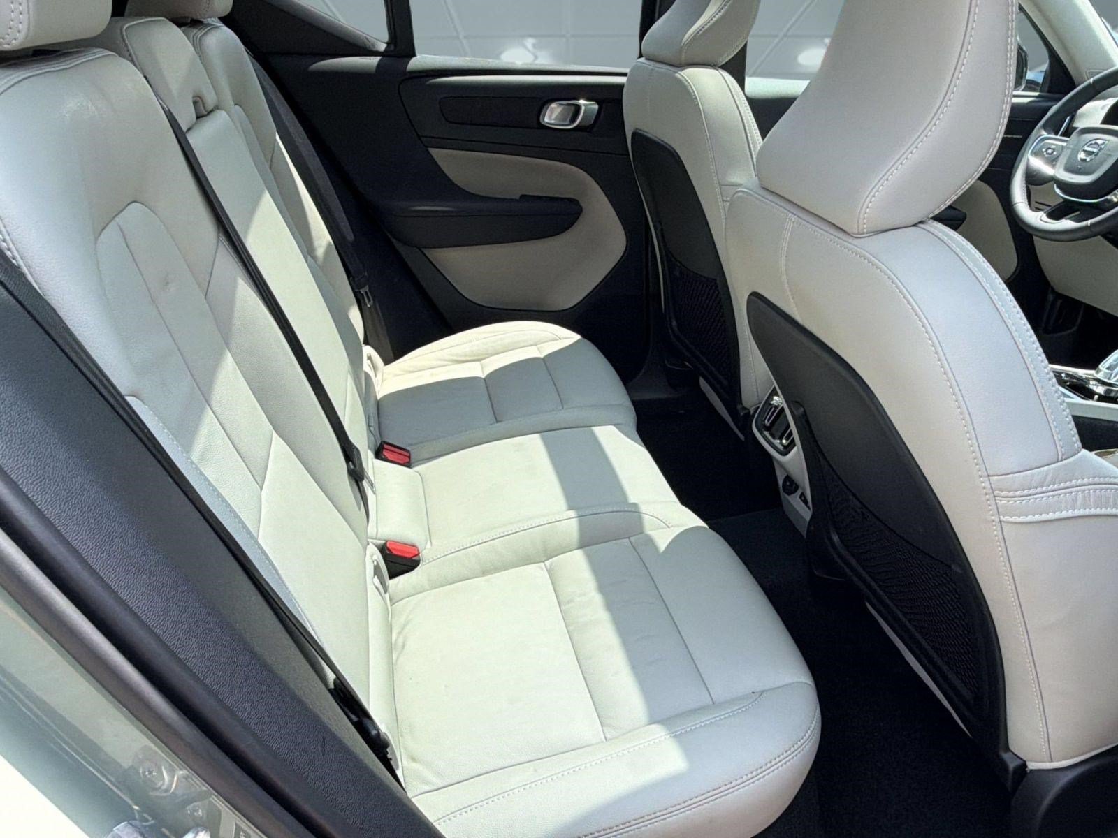 Certified 2023 Volvo XC40 B5 Ultimate w/ Protection Package Premier AWD/4WD image 30