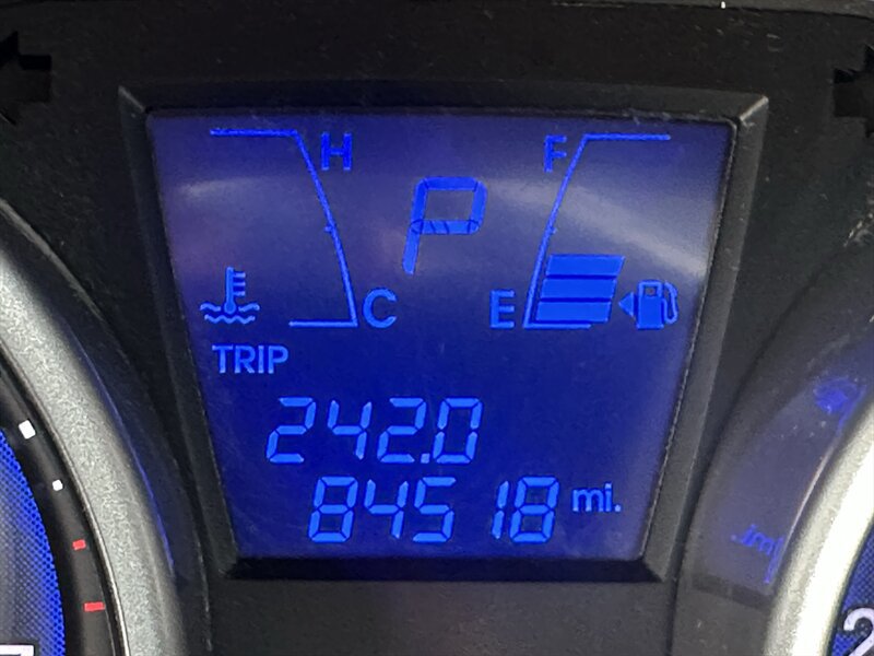 Used 2011 Hyundai Tucson GLS FWD image 17