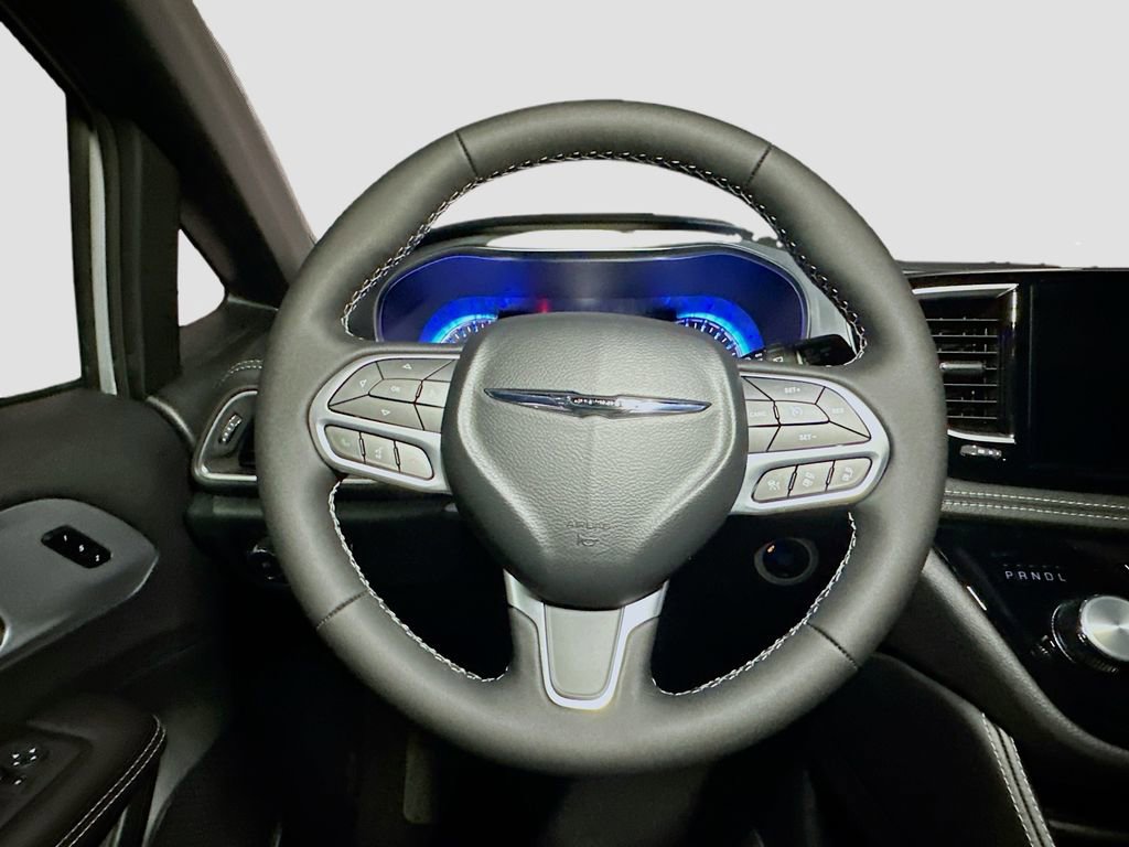 New 2026 Chrysler Pacifica Limited AWD/4WD image 7