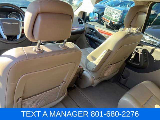 Used 2014 Chrysler Town & Country Touring-L w/ Driver Convenience Group FWD image 25
