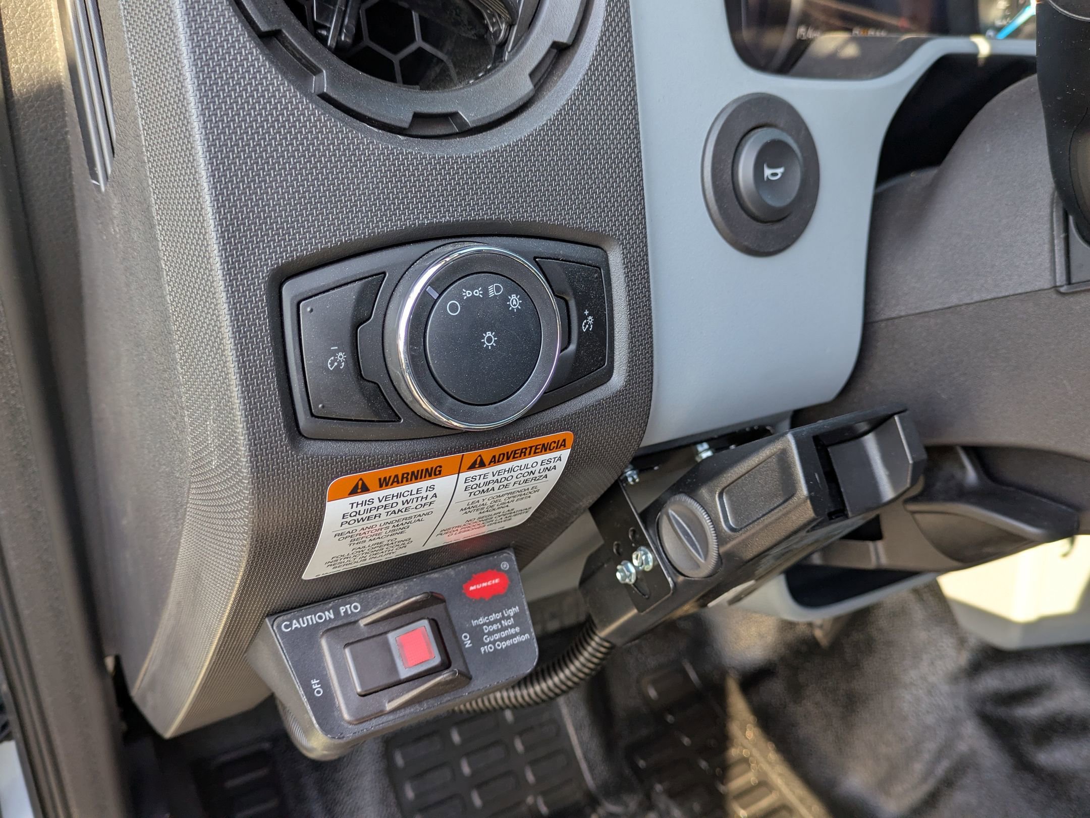 New 2026 Ford F750 2WD Regular Cab Super Duty image 18