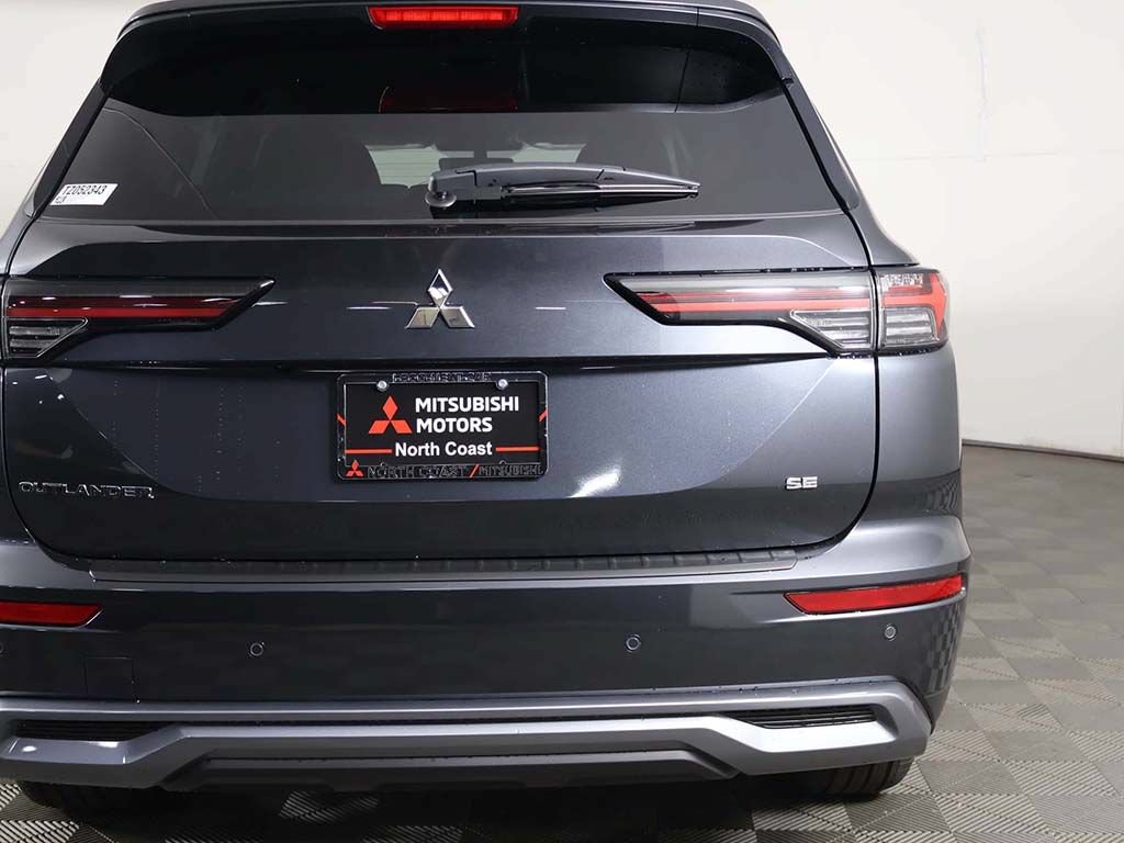 New 2026 Mitsubishi Outlander SE FWD image 17