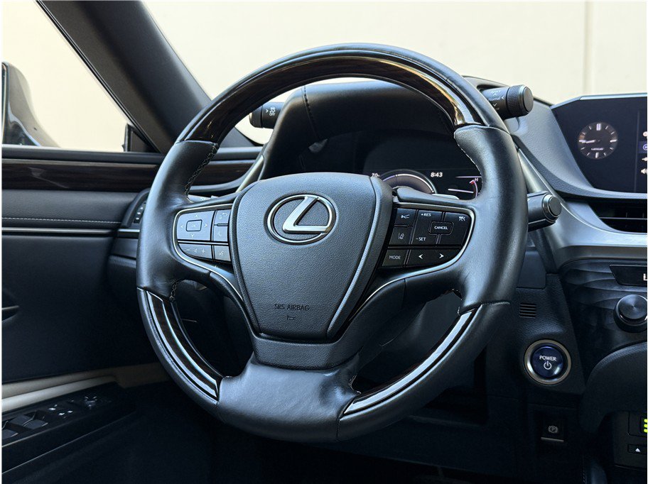 Used 2019 Lexus ES 300h w/ Premium Package FWD image 9