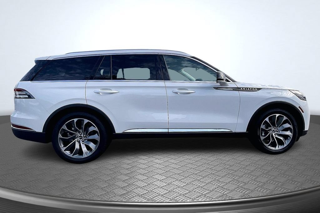 Used 2026 Lincoln Aviator Reserve RWD image 4