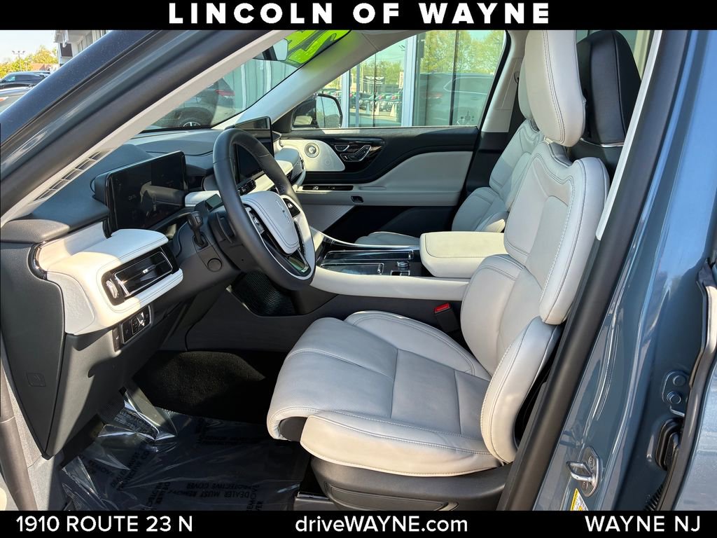 Used 2026 Lincoln Aviator Reserve AWD/4WD image 11