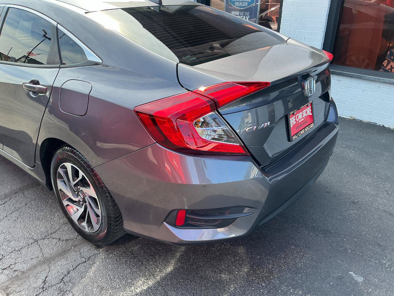 Used 2018 Honda Civic EX image 28