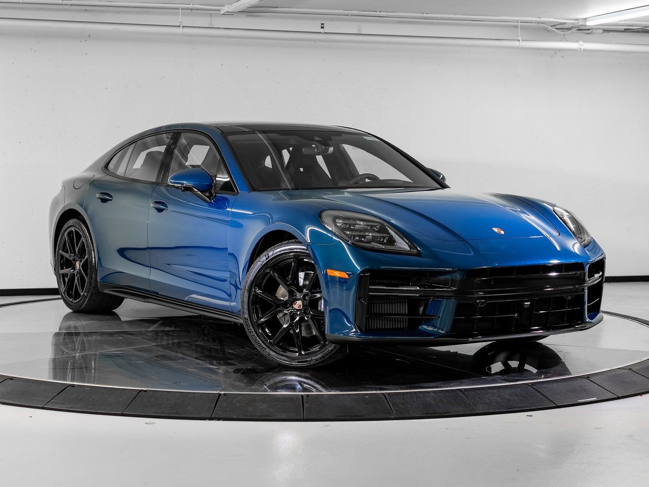 New 2026 Porsche Panamera 4 image 9