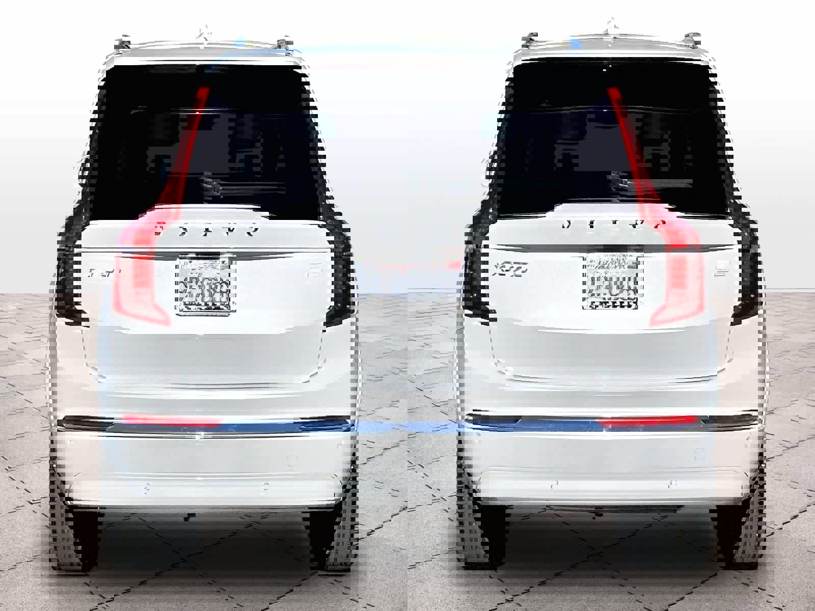 Used 2023 Volvo XC90 T8 Plus w/ Protection Package image 7