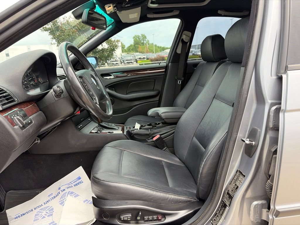 Used 2004 BMW 325i Sedan RWD image 39