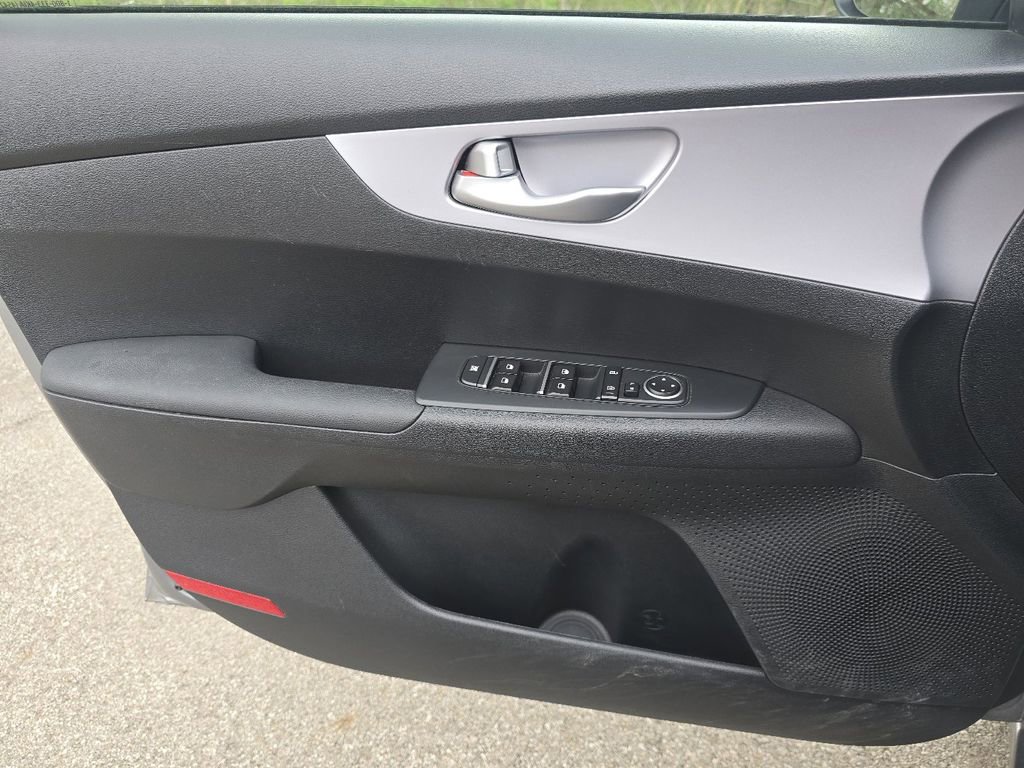 Used 2024 Kia Forte LXS w/ LXS Technology Package image 18