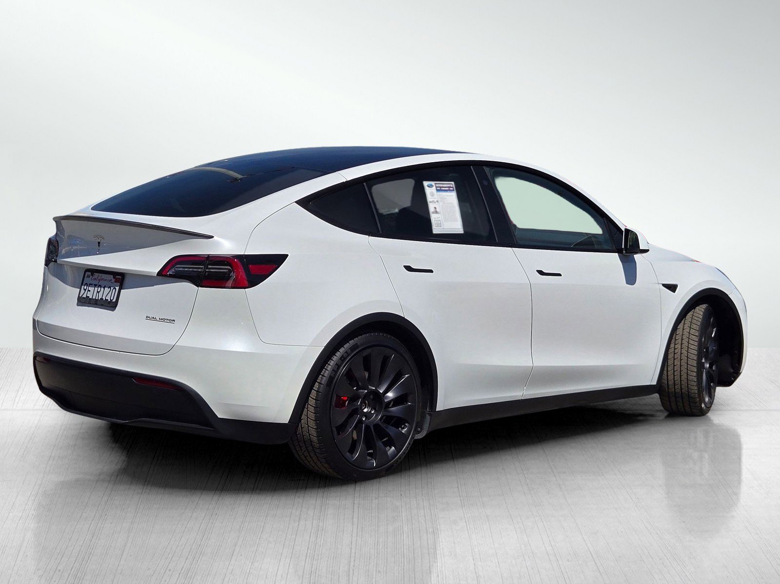 Used 2023 Tesla Model Y Performance AWD/4WD image 4