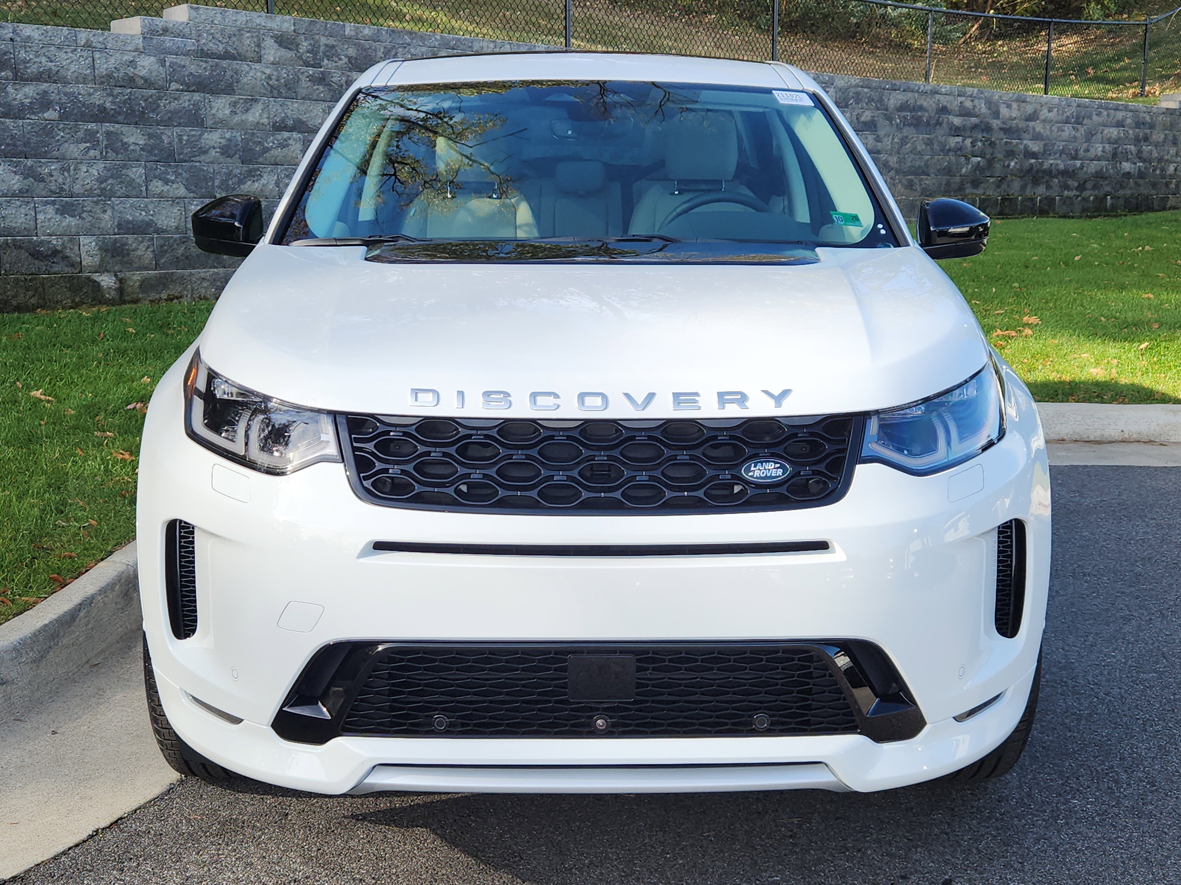 New 2025 Land Rover Discovery Sport S image 9