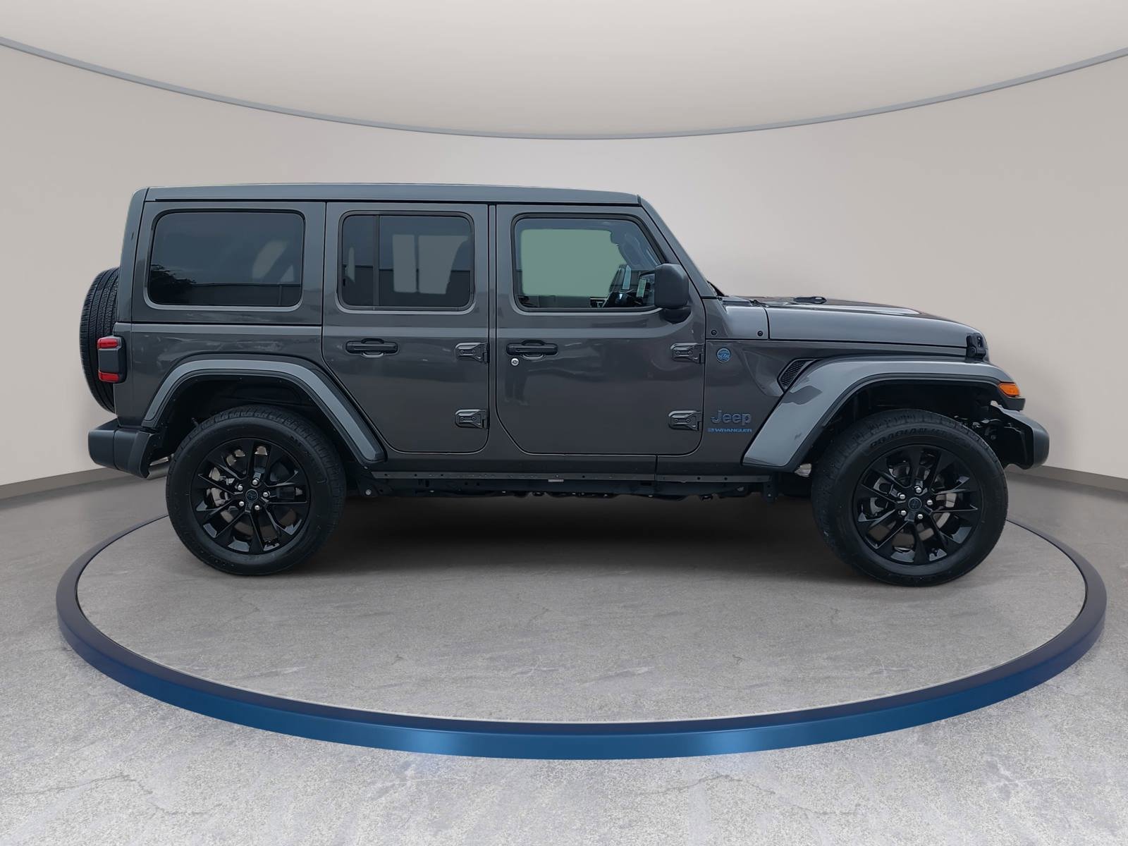 Used 2025 Jeep Wrangler Unlimited Sahara w/ Safety Group AWD/4WD image 4