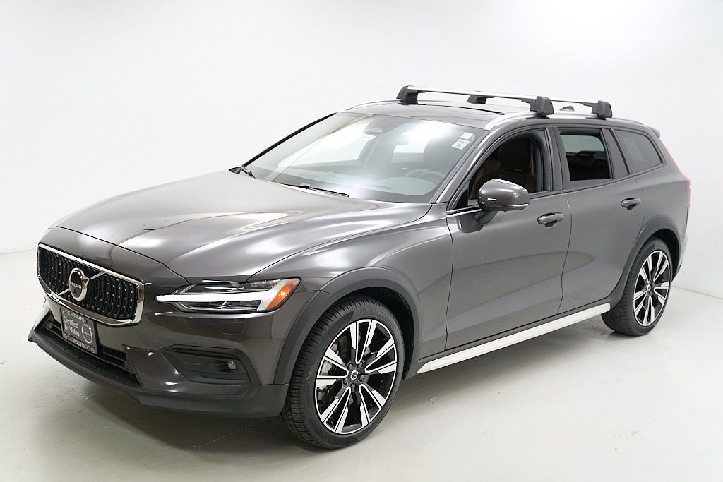 Certified 2025 Volvo V60 B5 Cross Country Ultra AWD/4WD image 7