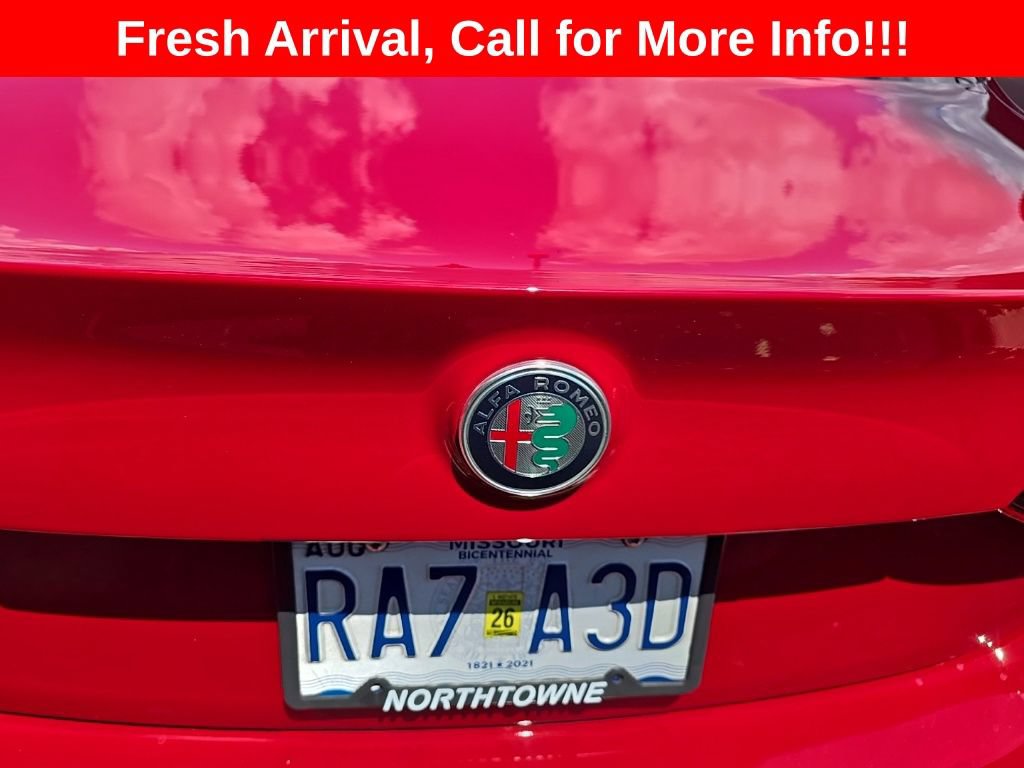 Used 2022 Alfa Romeo Giulia Veloce AWD/4WD image 31