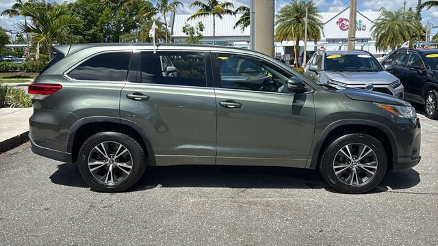Used 2017 Toyota Highlander LE FWD image 10