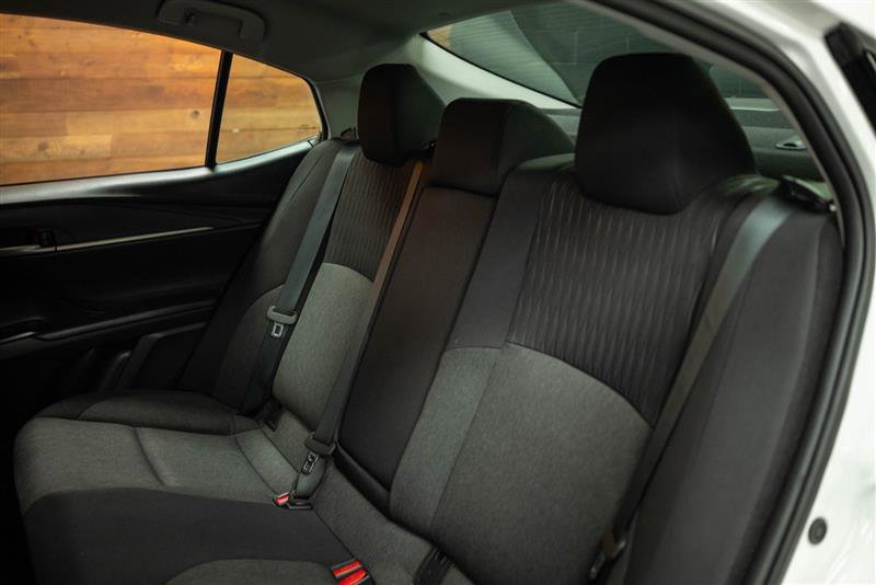 Used 2025 Toyota Camry LE image 11