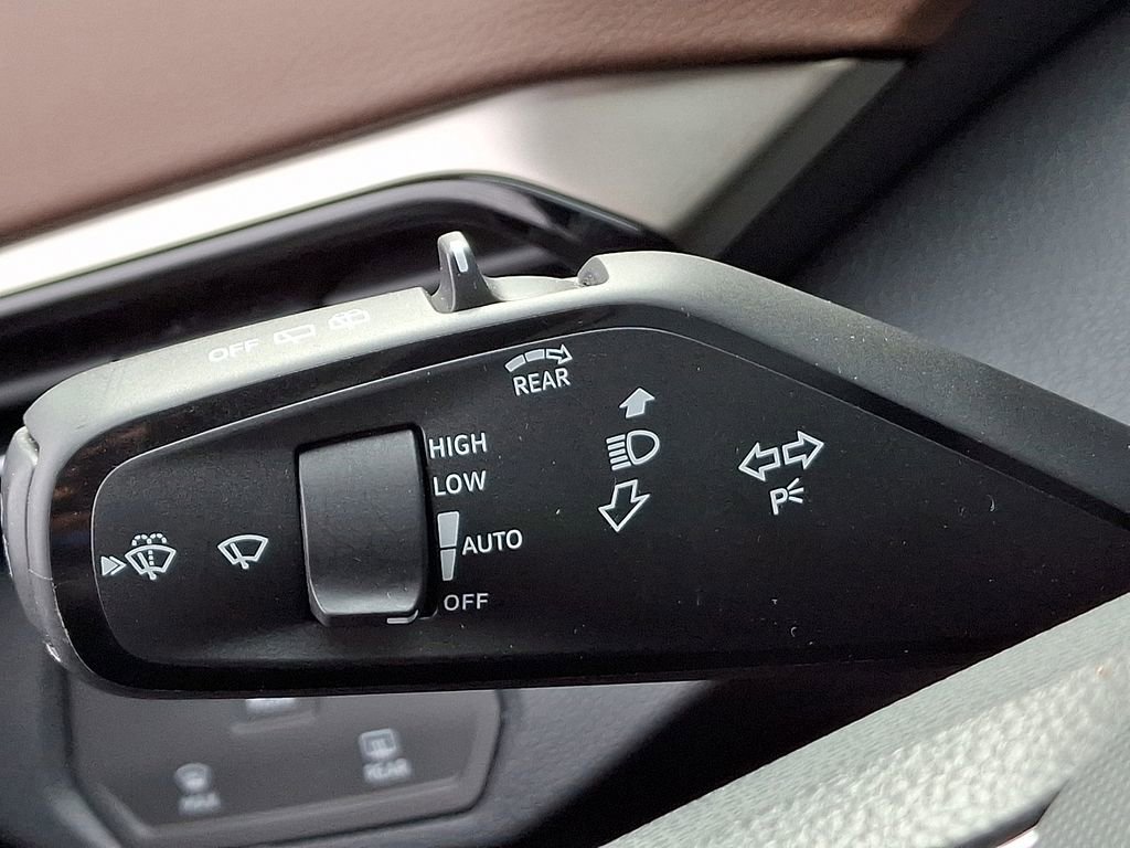 Certified 2025 Volkswagen ID.4 Pro image 22