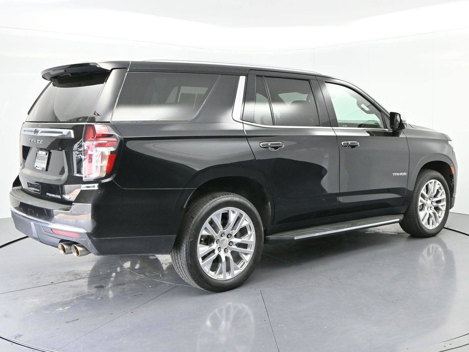 Used 2021 Chevrolet Tahoe Premier w/ Premium Package AWD/4WD image 7