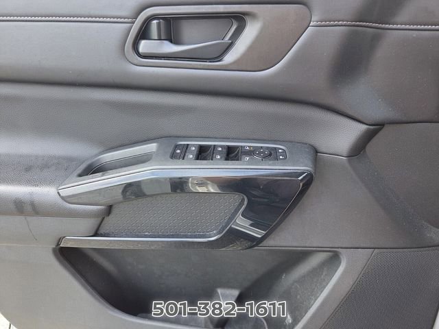 Used 2024 Nissan Pathfinder S AWD/4WD image 27