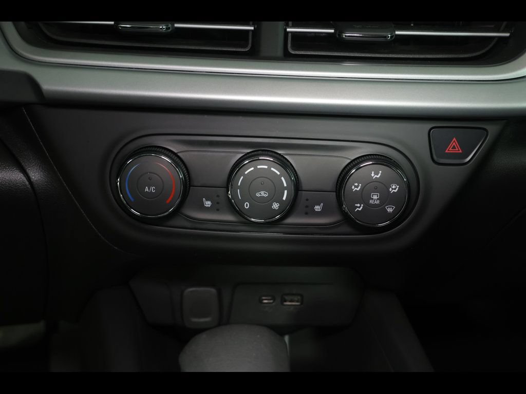 Used 2024 Chevrolet Trax LS w/ LS Convenience Package FWD image 23