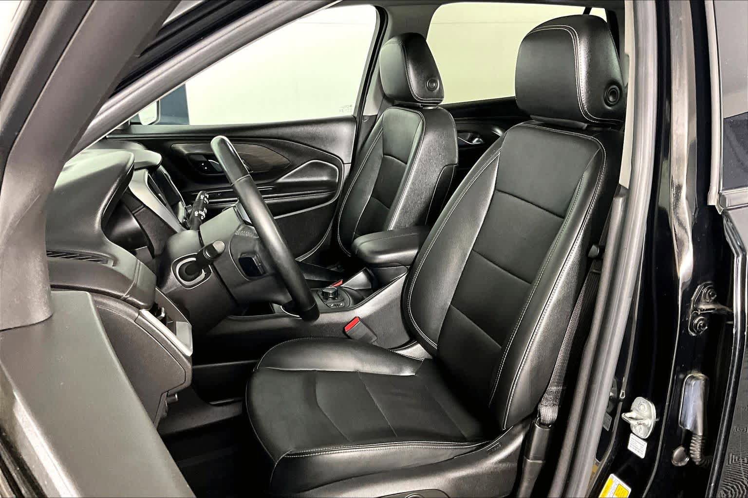 Used 2024 GMC Terrain SLT image 8