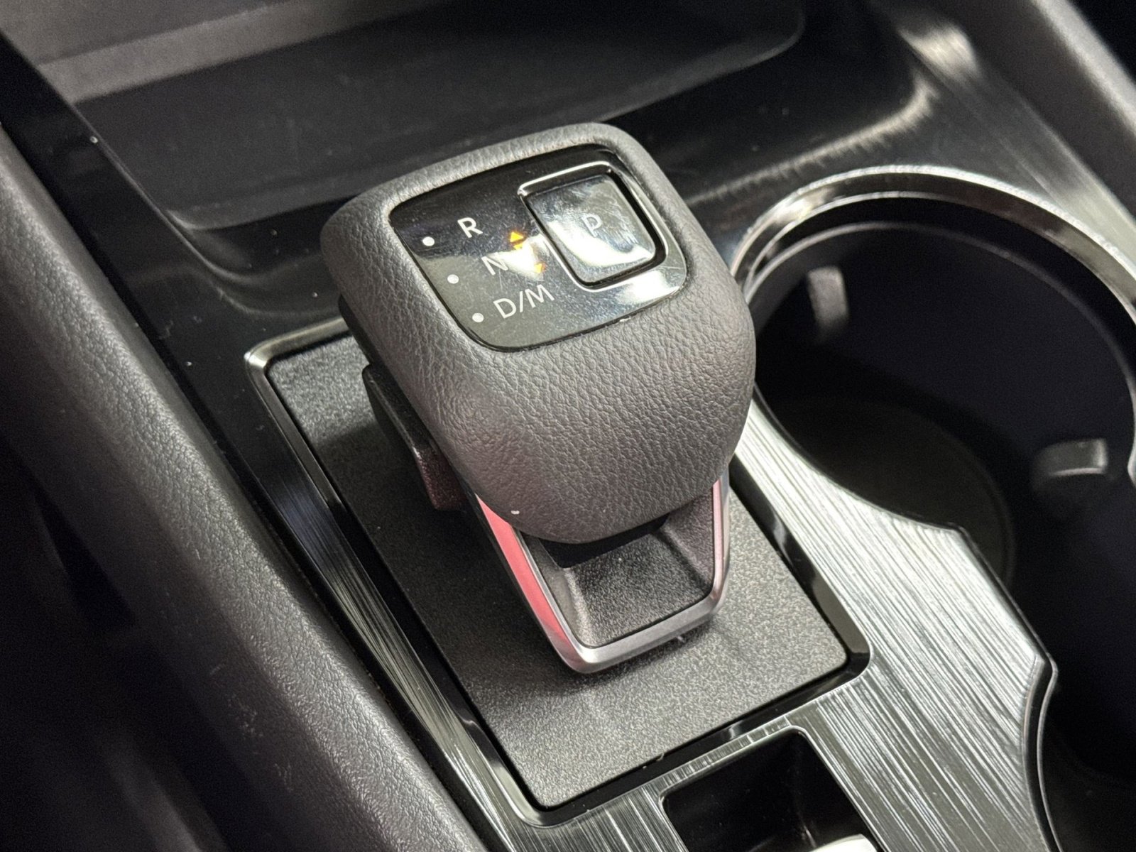 Used 2024 Nissan Rogue SV image 26