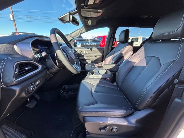 New 2026 Chrysler Pacifica Select image 16