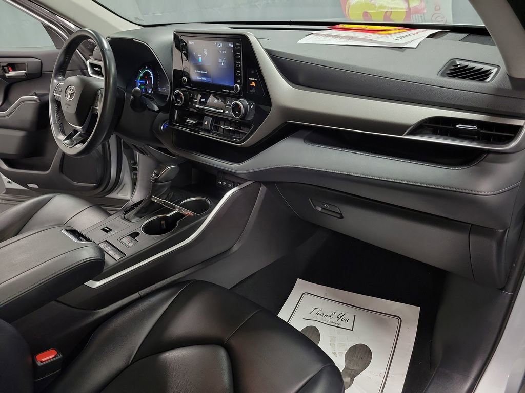 Used 2021 Toyota Highlander XLE image 24
