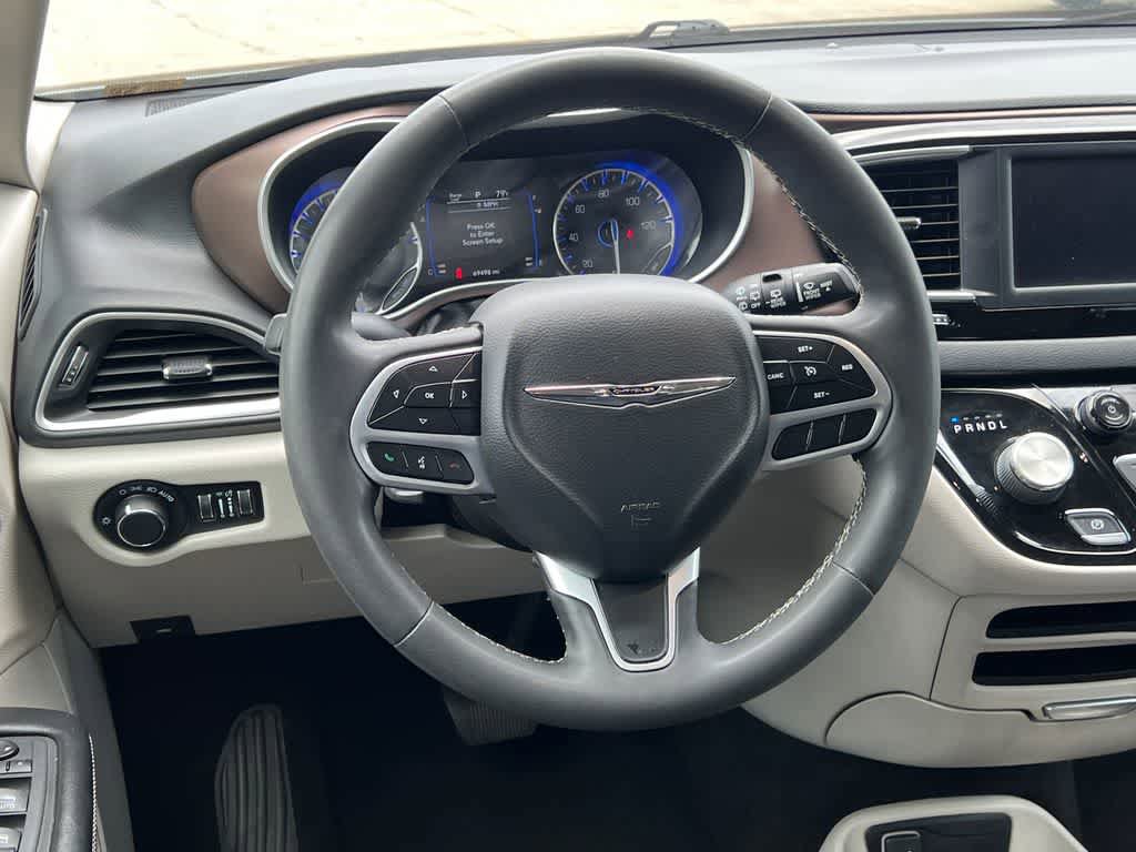 Used 2022 Chrysler Voyager LX FWD image 23