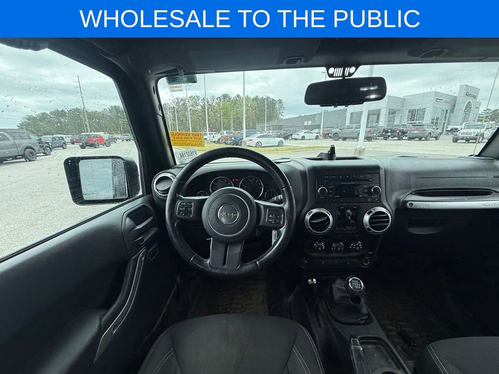 Used 2016 Jeep Wrangler Unlimited Sahara w/ Connectivity Group image 13