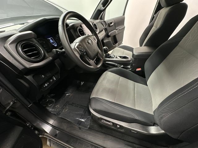 Used 2022 Toyota Tacoma TRD Off-Road image 15