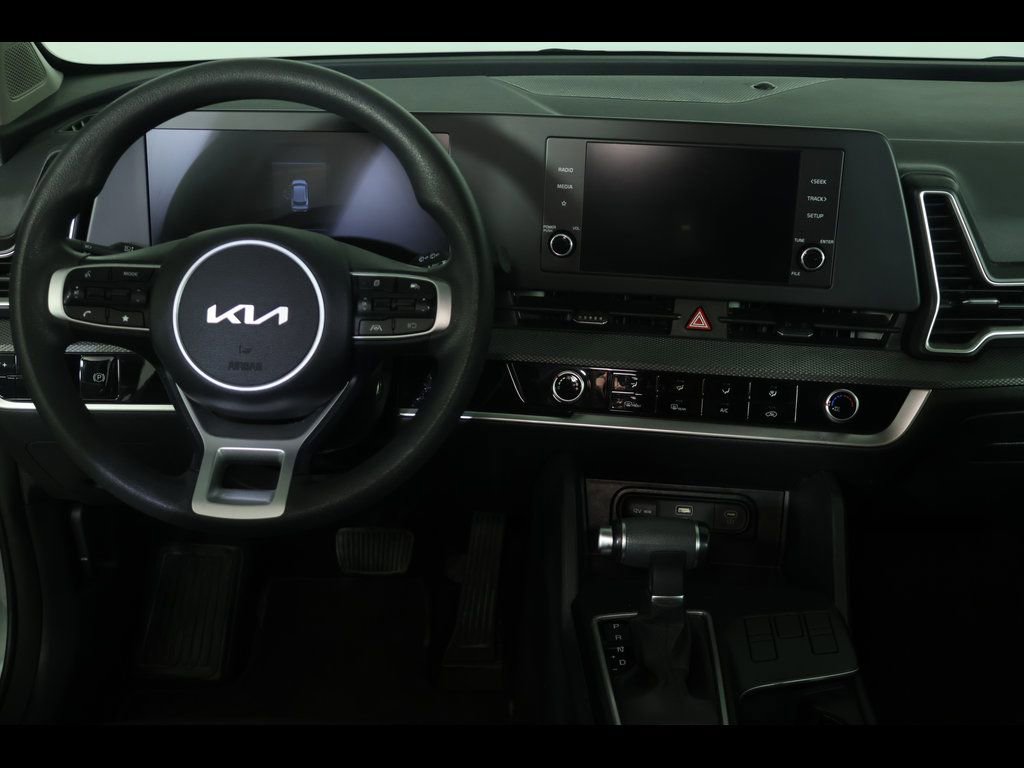 Used 2024 Kia Sportage LX image 11