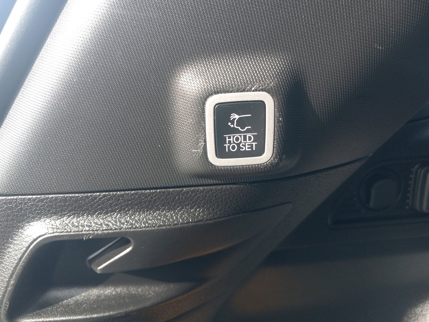 Used 2025 Jeep Grand Cherokee Altitude image 19