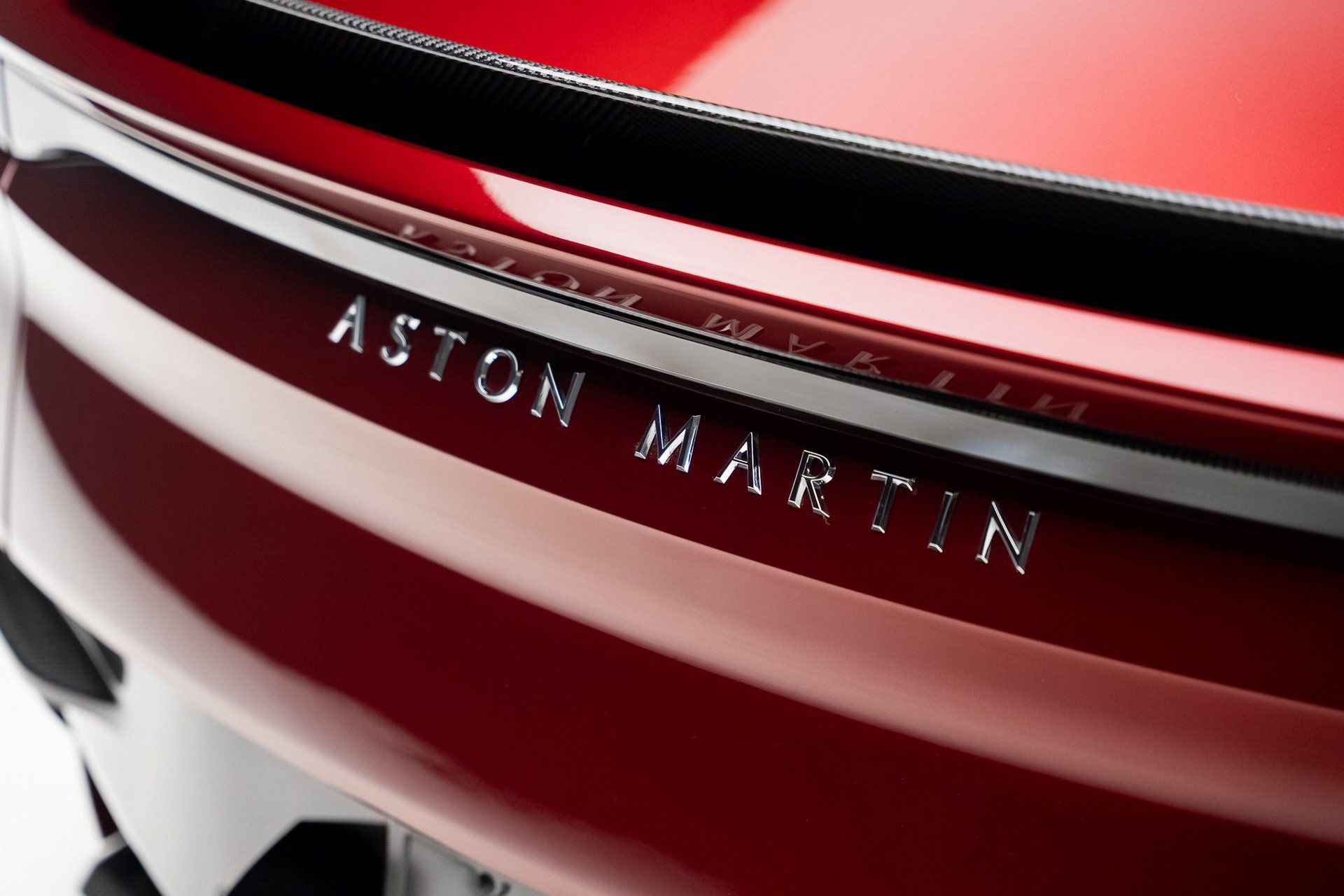 Used 2023 Aston Martin DBS Coupe image 34