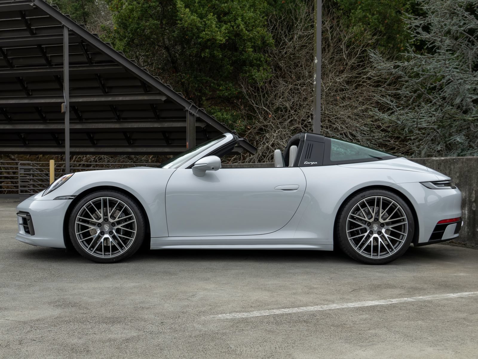 Certified 2024 Porsche 911 Targa 4S AWD/4WD image 2