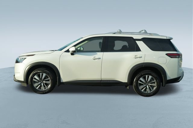 Used 2025 Nissan Pathfinder SL AWD/4WD image 4