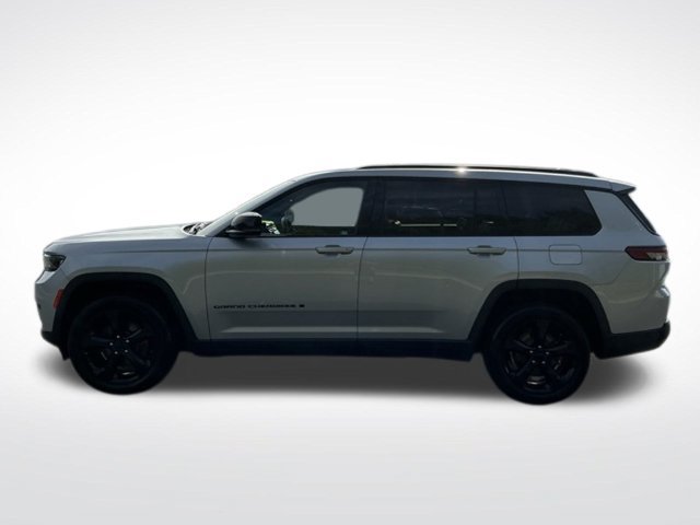Used 2021 Jeep Grand Cherokee L Laredo RWD image 2