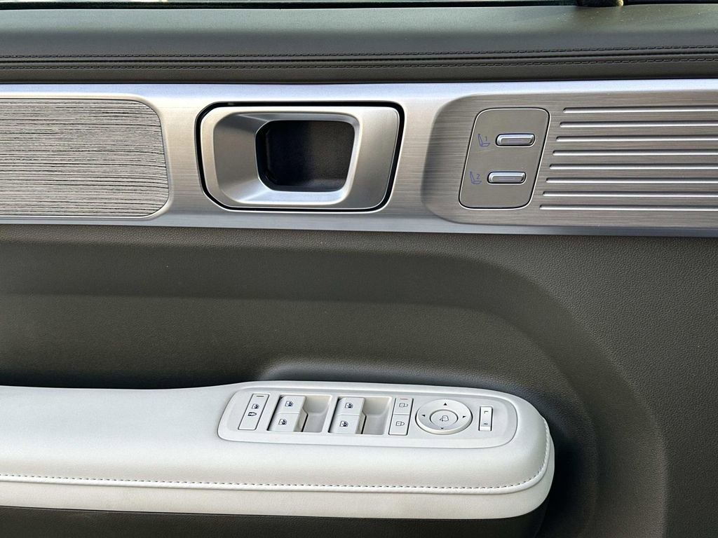 Used 2025 Hyundai Santa Fe Calligraphy image 23