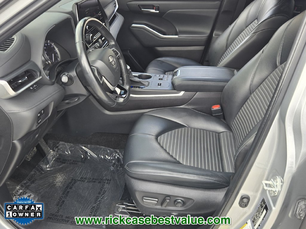Used 2023 Toyota Highlander XSE FWD image 10