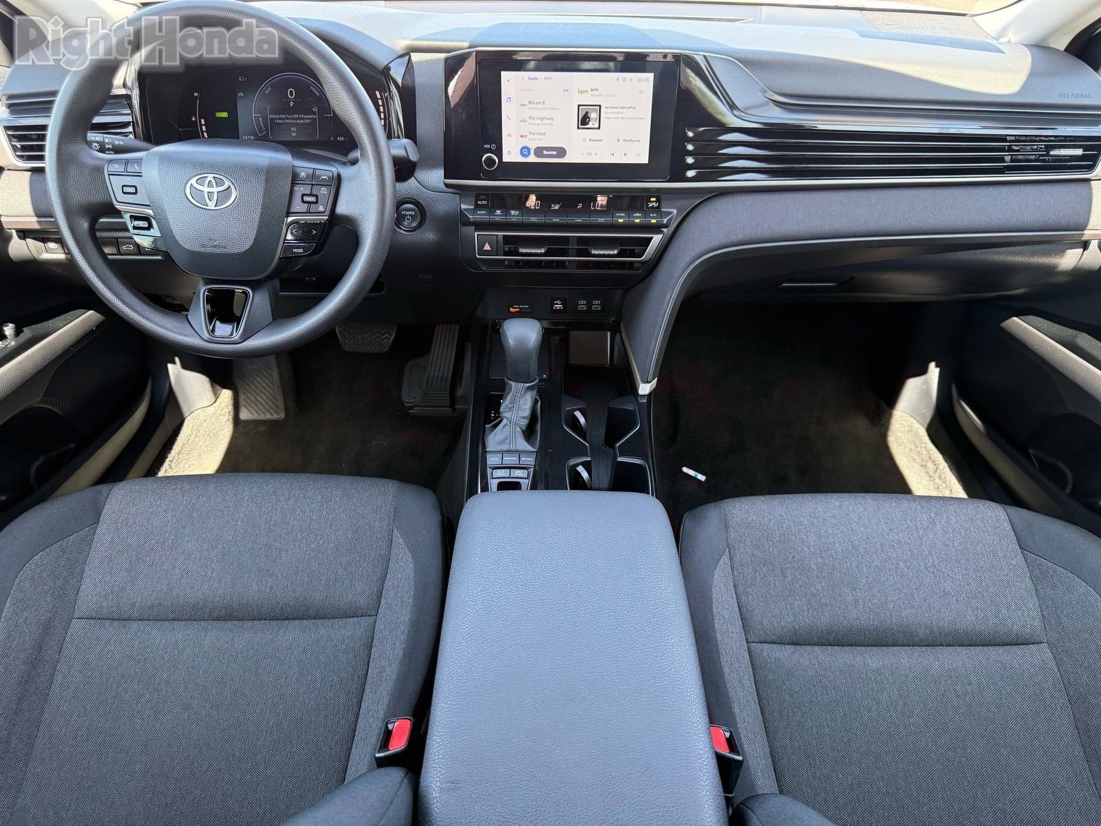 Used 2025 Toyota Camry LE image 27