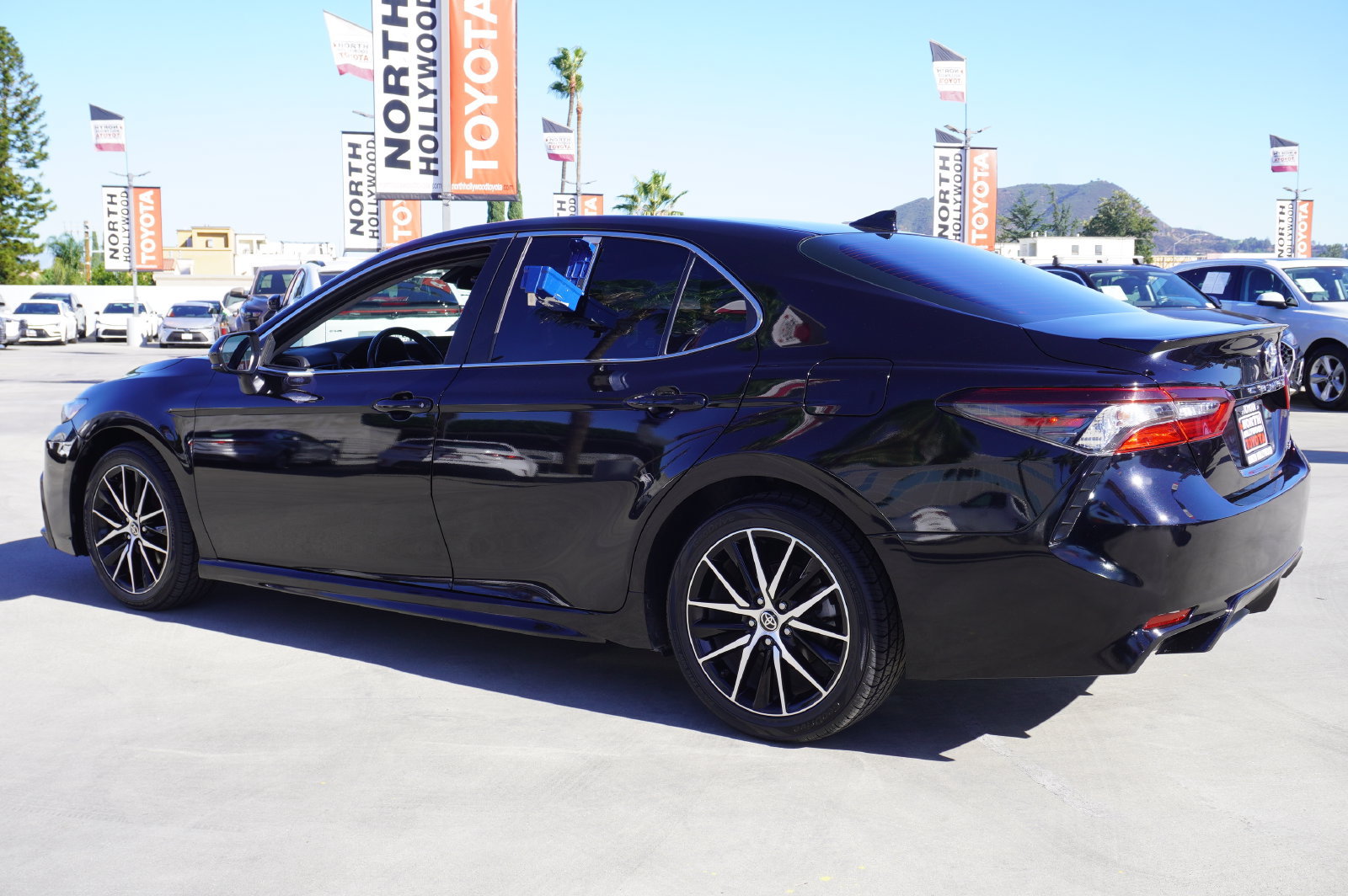 Certified 2021 Toyota Camry SE FWD image 5