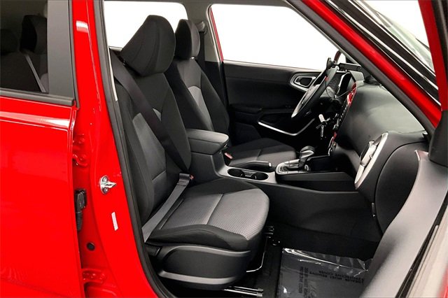 Used 2025 Kia Soul LX w/ LX Technology Package image 7